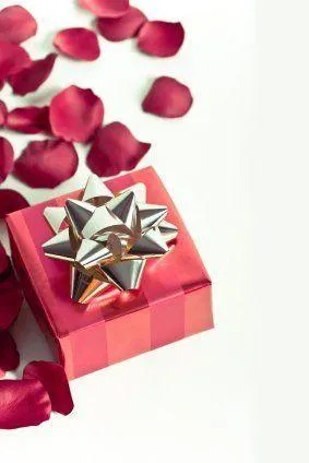 Making favour boxes